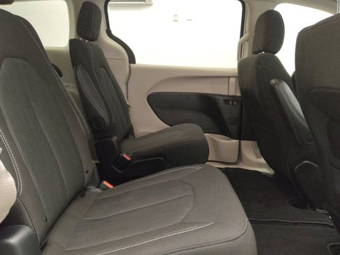 Used 2024 Chrysler Voyager LX FWD image 19