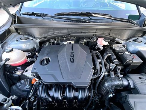 Used 2024 Kia Sorento S image 10