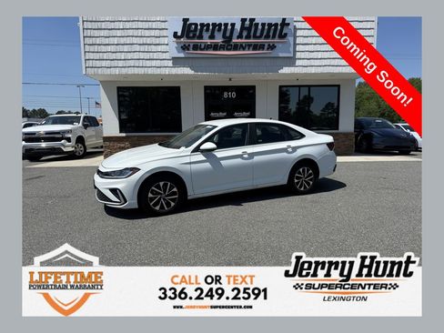 Used 2025 Volkswagen Jetta S image 1