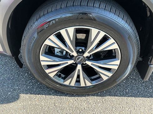 Certified 2023 Nissan Rogue SV w/ SV Premium B Package FWD image 7