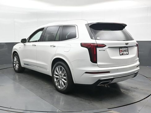 Used 2021 Cadillac XT6 Premium Luxury FWD image 9