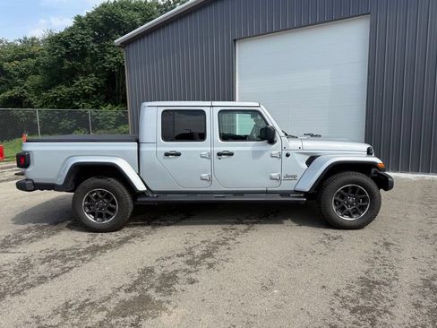Used 2022 Jeep Gladiator Overland w/ Popular Equipment Package AWD/4WD image 6