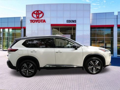 Used 2021 Nissan Rogue Platinum AWD/4WD image 2