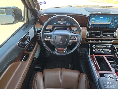Used 2023 Lincoln Navigator Reserve AWD/4WD image 12