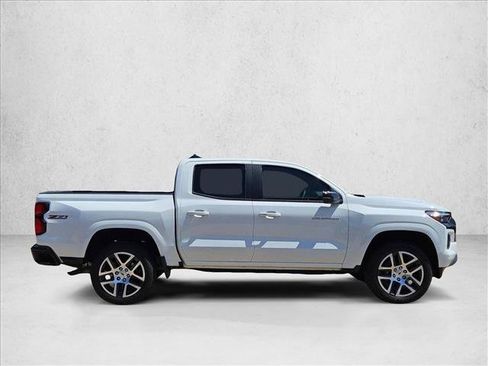 Used 2023 Chevrolet Colorado Z71 w/ Z71 Convenience Package 2 AWD/4WD image 4