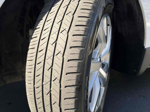 Used 2020 Chevrolet Equinox Premier image 13