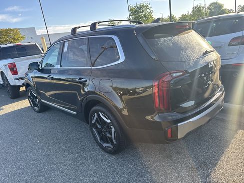 Used 2025 Kia Telluride S image 8
