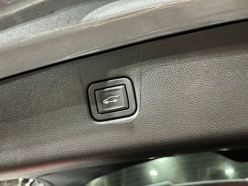 Used 2024 Chevrolet Blazer LT w/ Convenience Package image 9