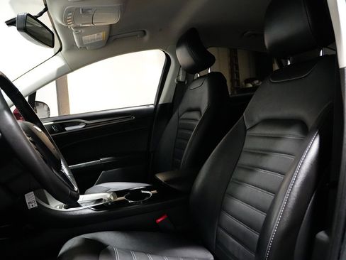 Used 2016 Ford Fusion SE image 17