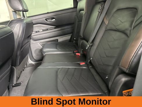 Used 2024 Nissan Pathfinder Platinum w/ Cargo Package image 23