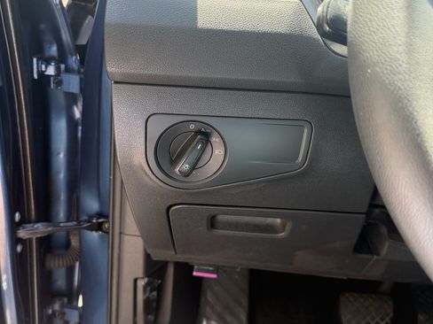 Used 2018 Volkswagen Tiguan S AWD/4WD image 16