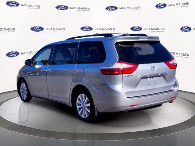Used 2017 Toyota Sienna XLE Premium w/ Outdoor Package AWD/4WD image 3