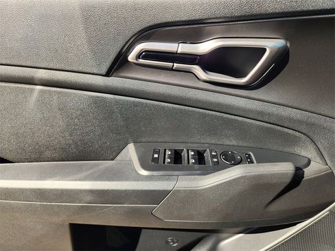 New 2026 Kia Sportage LX image 16