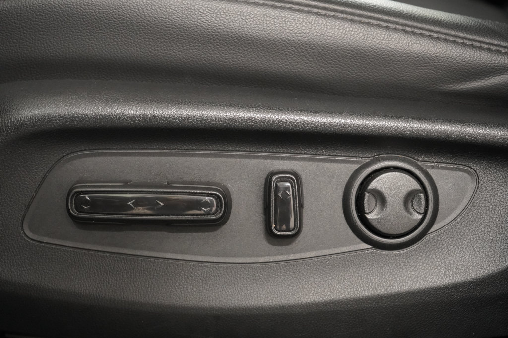 Used 2025 Honda CR-V EX-L image 17