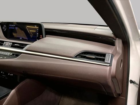 Used 2019 Lexus ES 300h w/ Premium Package FWD image 18