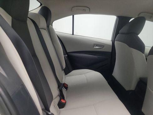 Used 2021 Toyota Corolla LE image 19