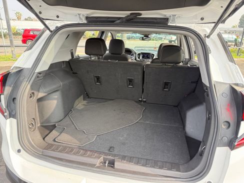 Used 2024 GMC Terrain SLE image 19