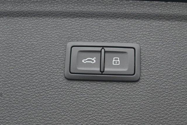 Used 2024 Audi Q5 2.0T Premium Plus w/ Premium Plus Package AWD/4WD image 31