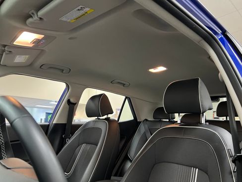 Used 2023 Hyundai Venue Limited w/ Cargo Package FWD image 22