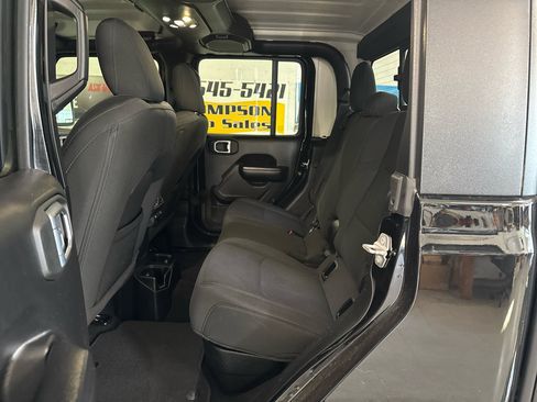 Used 2021 Jeep Gladiator Sport image 28