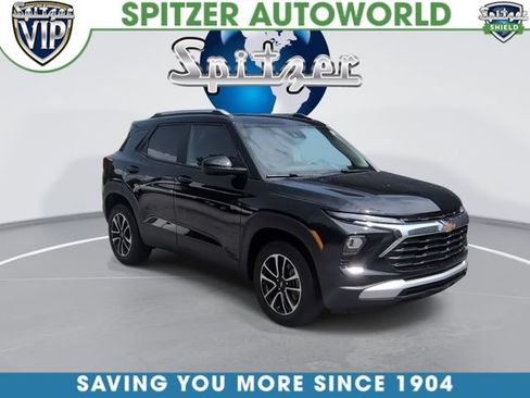 Used 2025 Chevrolet TrailBlazer LT w/ LT Cold Weather Package AWD/4WD image 3