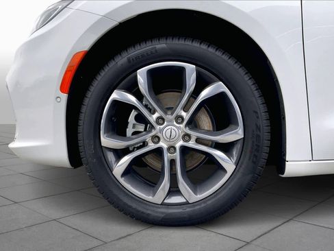 New 2026 Chrysler Pacifica Pinnacle image 8