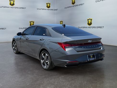 Used 2023 Hyundai Elantra Limited FWD image 3