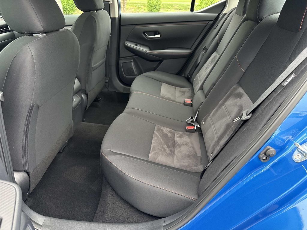 Used 2025 Nissan Sentra SR FWD image 23