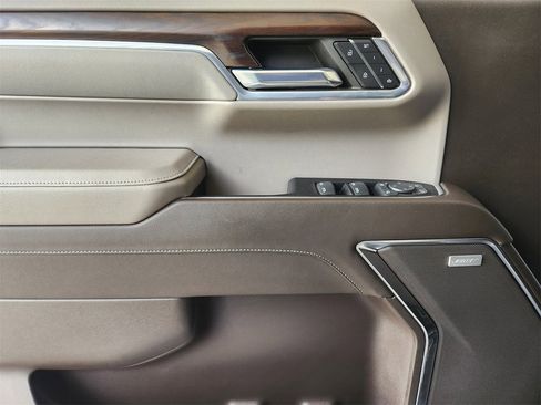 Used 2023 GMC Sierra 1500 SLT image 22