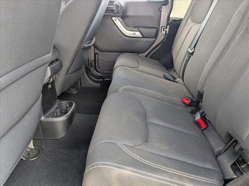 Used 2014 Jeep Wrangler Unlimited Sahara w/ Connectivity Group image 17