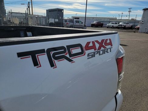Used 2023 Toyota Tacoma TRD Sport image 9