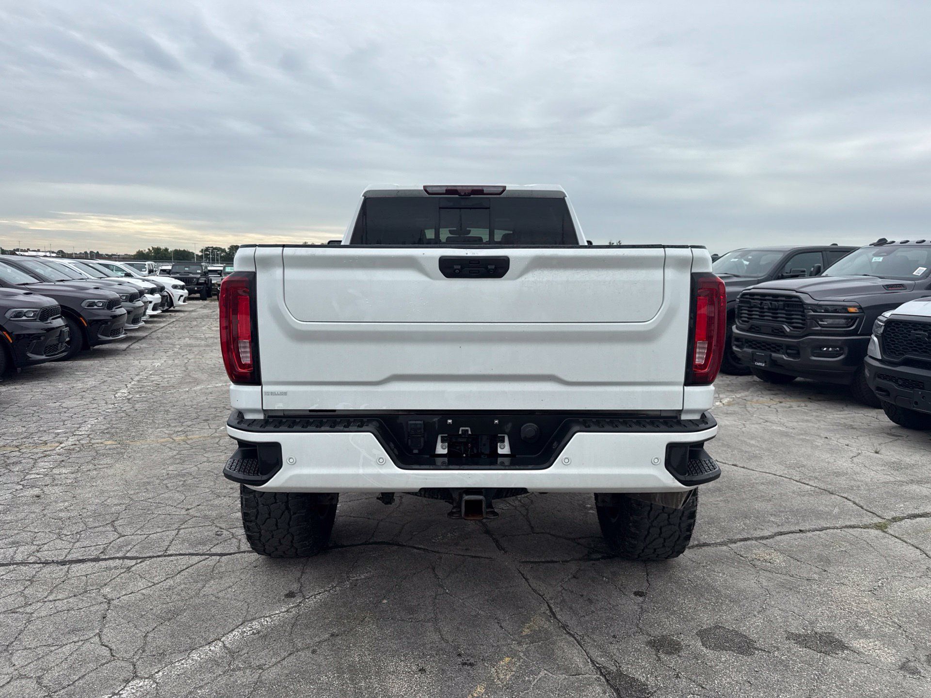 Used 2022 GMC Sierra 2500 AT4 w/ AT4 Premium Plus Package AWD/4WD image 6
