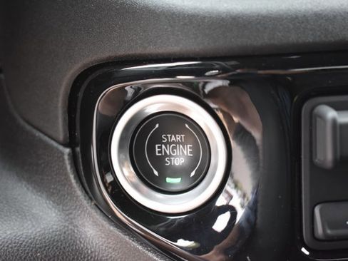 Used 2023 Chevrolet Silverado 1500 LT AWD/4WD image 28