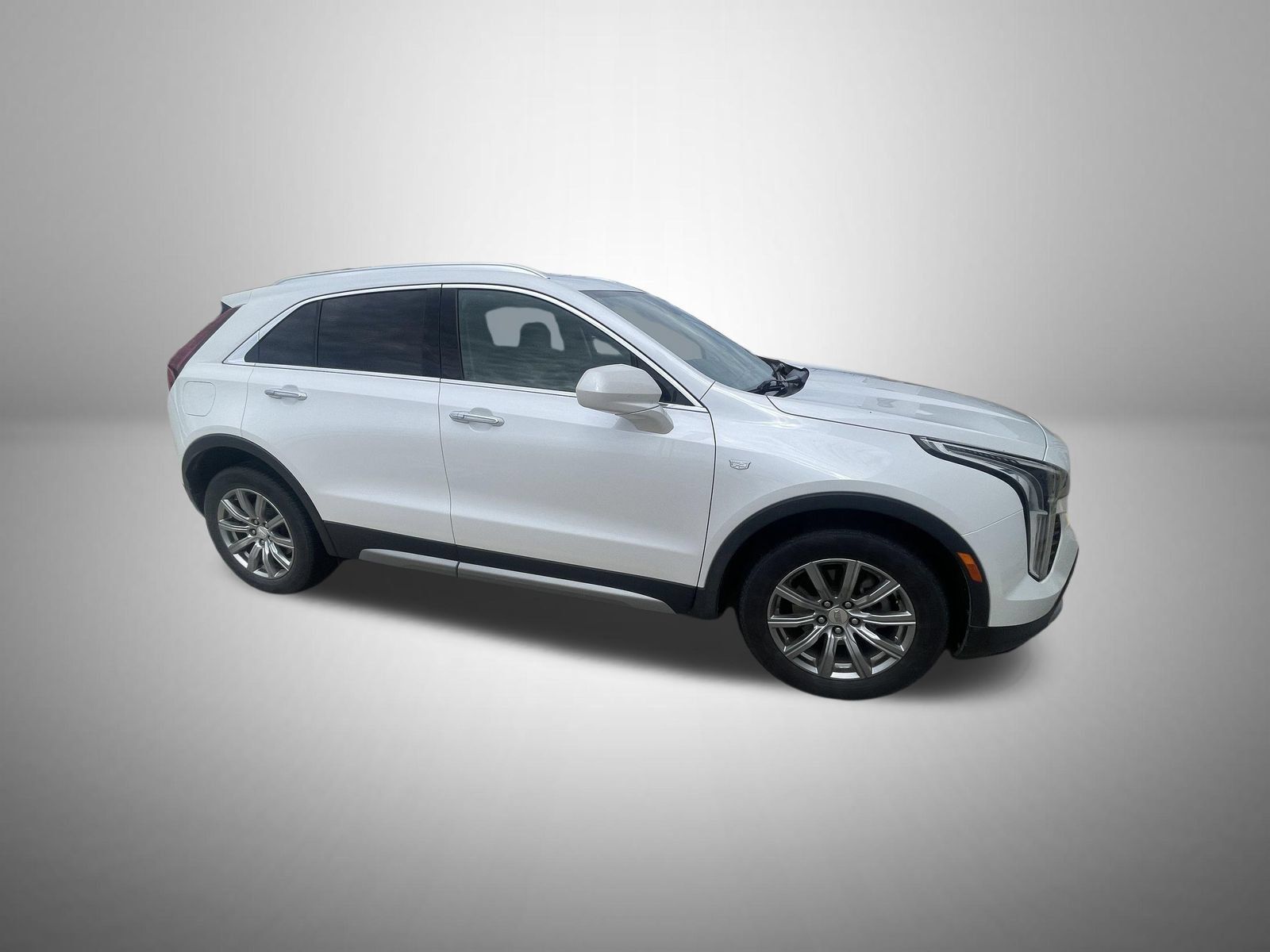 Used 2019 Cadillac XT4 Premium Luxury w/ Cold Weather Package FWD image 4