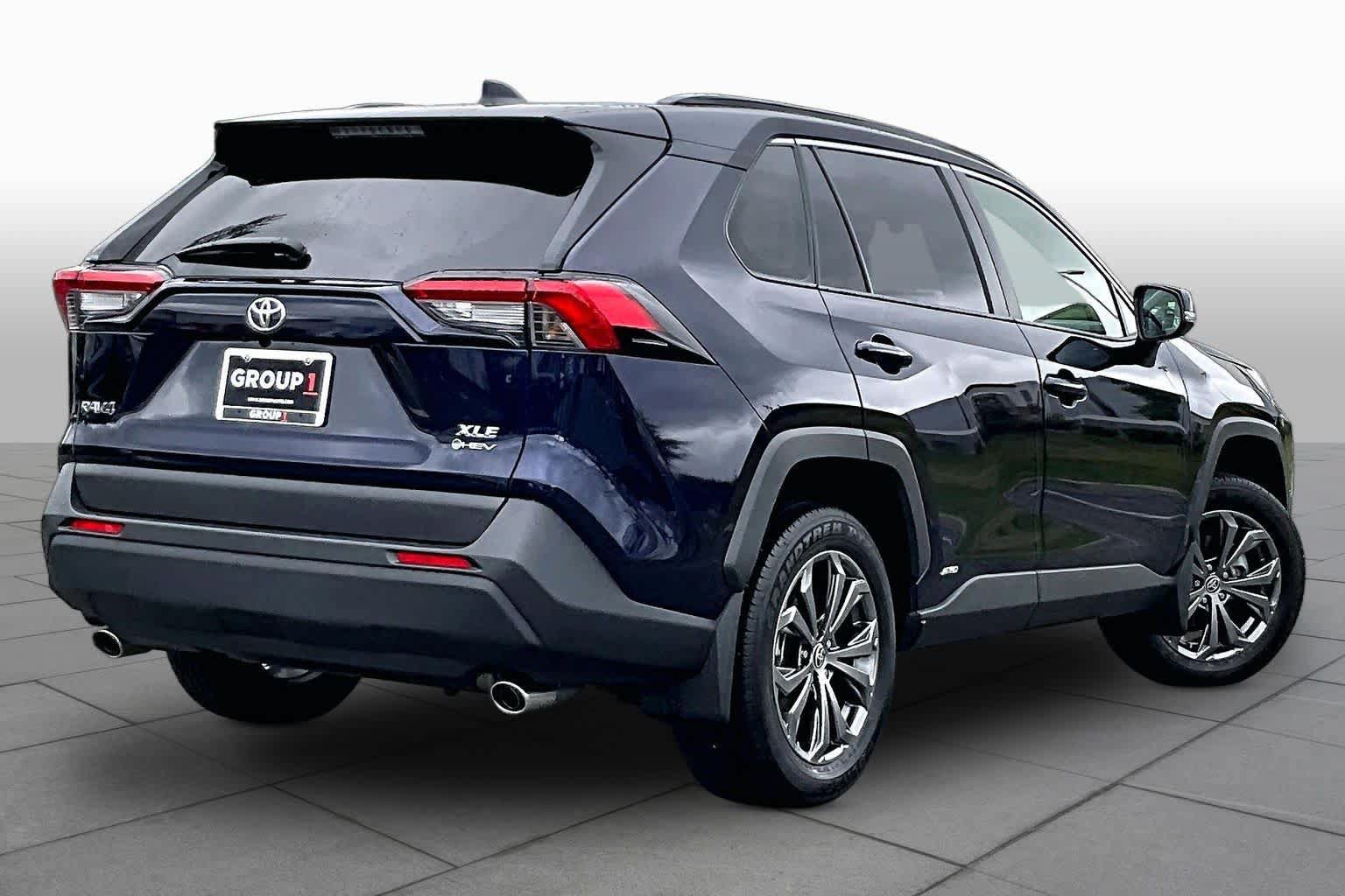 Used 2025 Toyota RAV4 XLE Premium w/ Weather Package AWD/4WD image 12