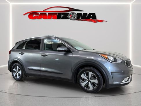 Used 2017 Kia Niro EX FWD image 2