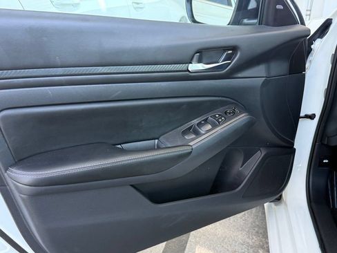 Used 2024 Nissan Altima 2.5 SV FWD image 18