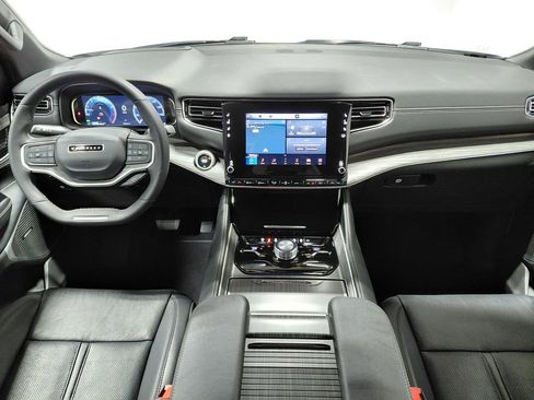 Certified 2024 Jeep Wagoneer L Series III w/ Flexible Seating Group AWD/4WD image 22
