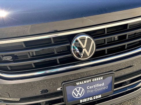 Certified 2023 Volkswagen Tiguan SE R-Line image 30