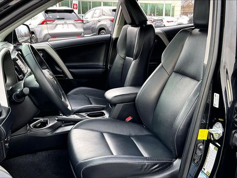 Used 2016 Toyota RAV4 Limited image 7