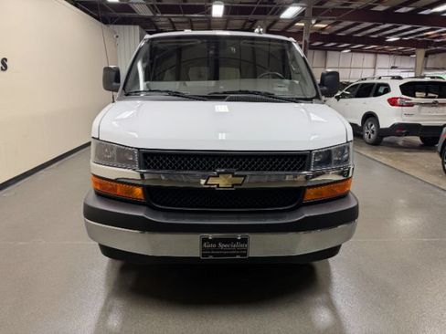 Used 2024 Chevrolet Express 3500 LT w/ LT Preferred Equipment Group RWD image 7