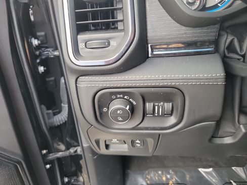 Used 2022 RAM 1500 Limited AWD/4WD image 22
