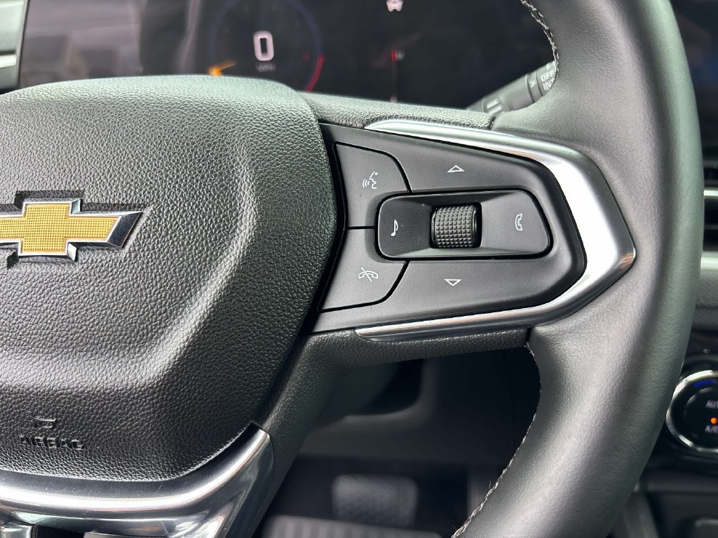 Used 2025 Chevrolet TrailBlazer LT w/ Convenience Package AWD/4WD image 25
