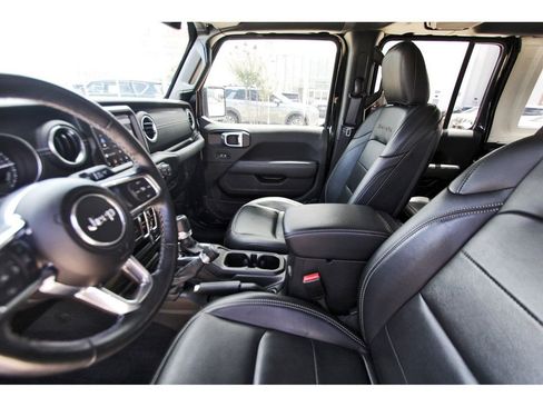 Used 2023 Jeep Wrangler Unlimited Sahara w/ Cold Weather Group AWD/4WD image 12