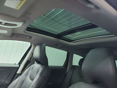 Used 2016 Volvo XC60 T5 Premier image 20