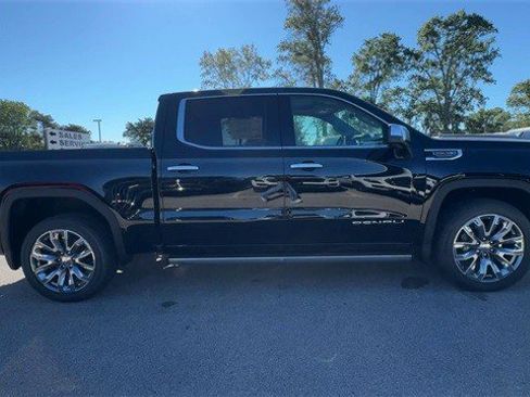 New 2026 GMC Sierra 1500 Denali image 9