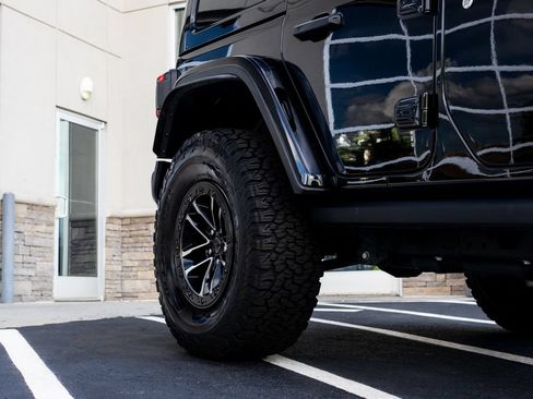 Used 2024 Jeep Wrangler Unlimited Rubicon AWD/4WD image 9