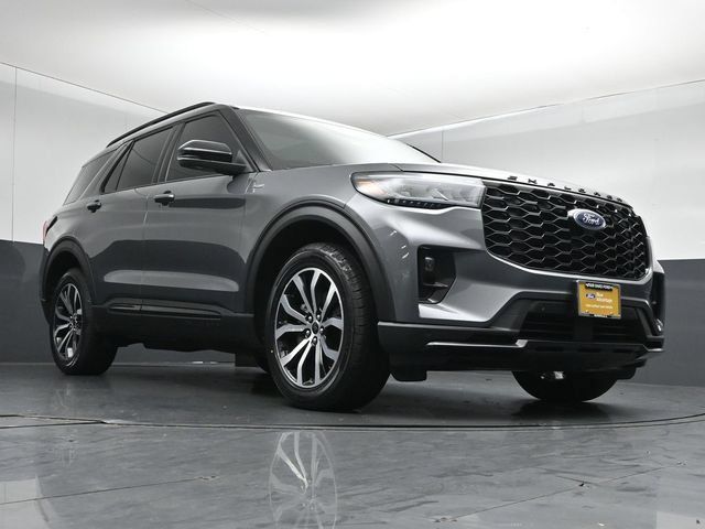 Certified 2025 Ford Explorer ST-Line AWD/4WD image 43