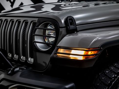 Used 2019 Jeep Wrangler Unlimited Sahara image 14