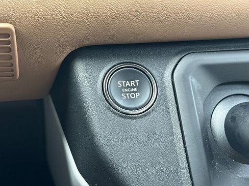 Used 2025 Land Rover Defender 110 S image 34